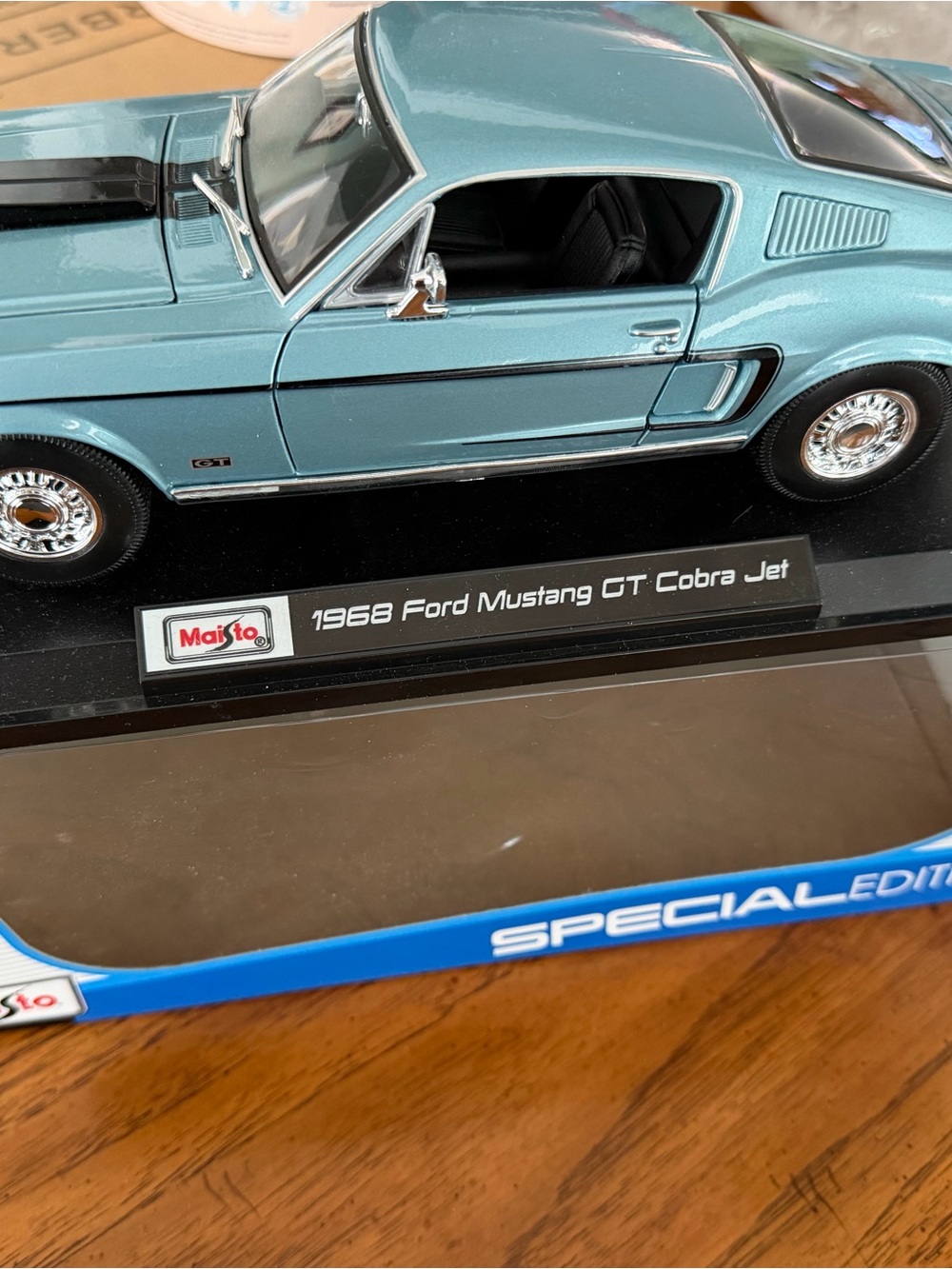 Maisto 1968 Ford Mustang GT Cobra Jet - Blue - Picture 4 of 7